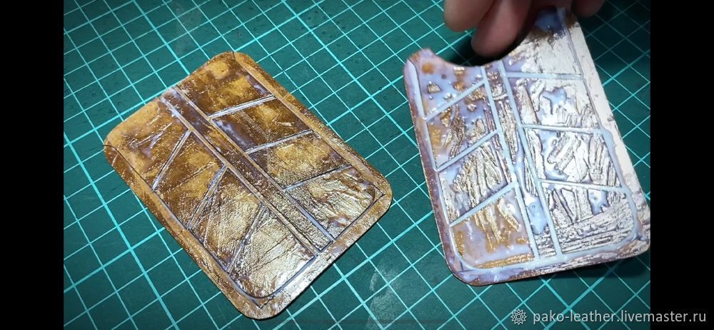 Тонкий картхолдер из кожи козы с объёмным узором давленка, тиснение, подиум, фото № 13 Тонкий картхолдер из кожи козы с объёмным узором давленка, тиснение, подиум, фото № 13