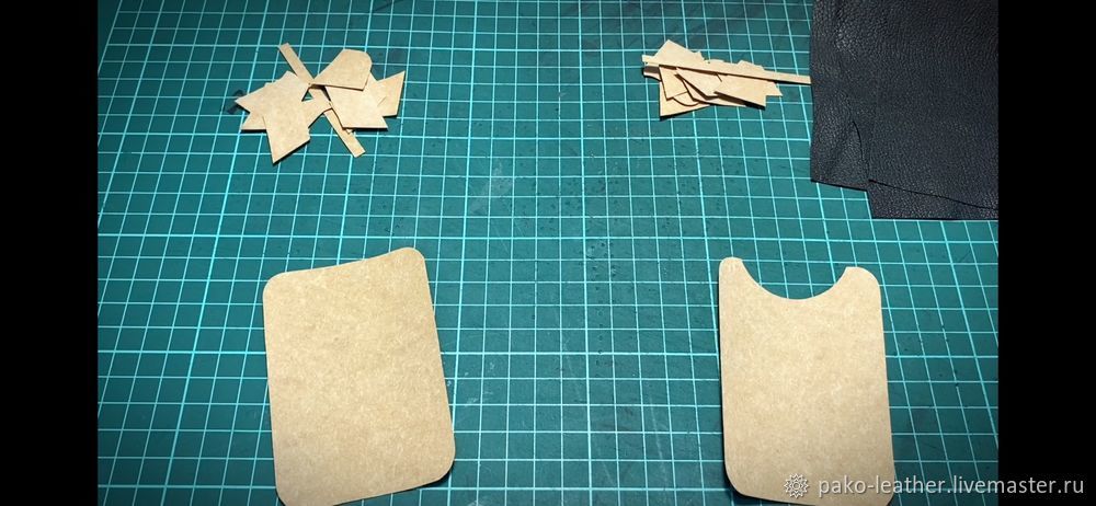 Тонкий картхолдер из кожи козы с объёмным узором давленка, тиснение, подиум, фото № 9 Тонкий картхолдер из кожи козы с объёмным узором давленка, тиснение, подиум, фото № 9