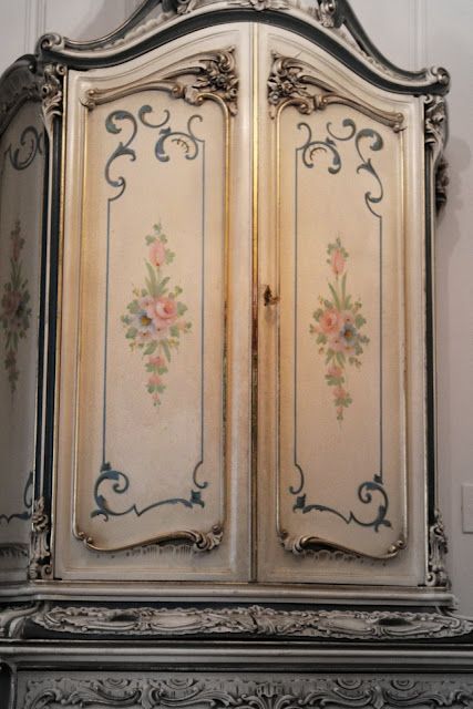 Роспись и декупаж мебели French Armoire: