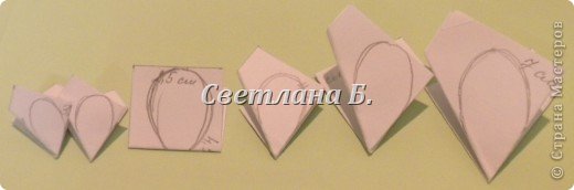 Всем привет! Я тоже начала подготовку к 8 марта, правда открытки всего две. В конце расскажу, как я делаю такой цветок гардении.   фото 12